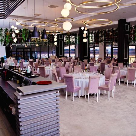 Hotel Evergreen Amara Bagian luar foto