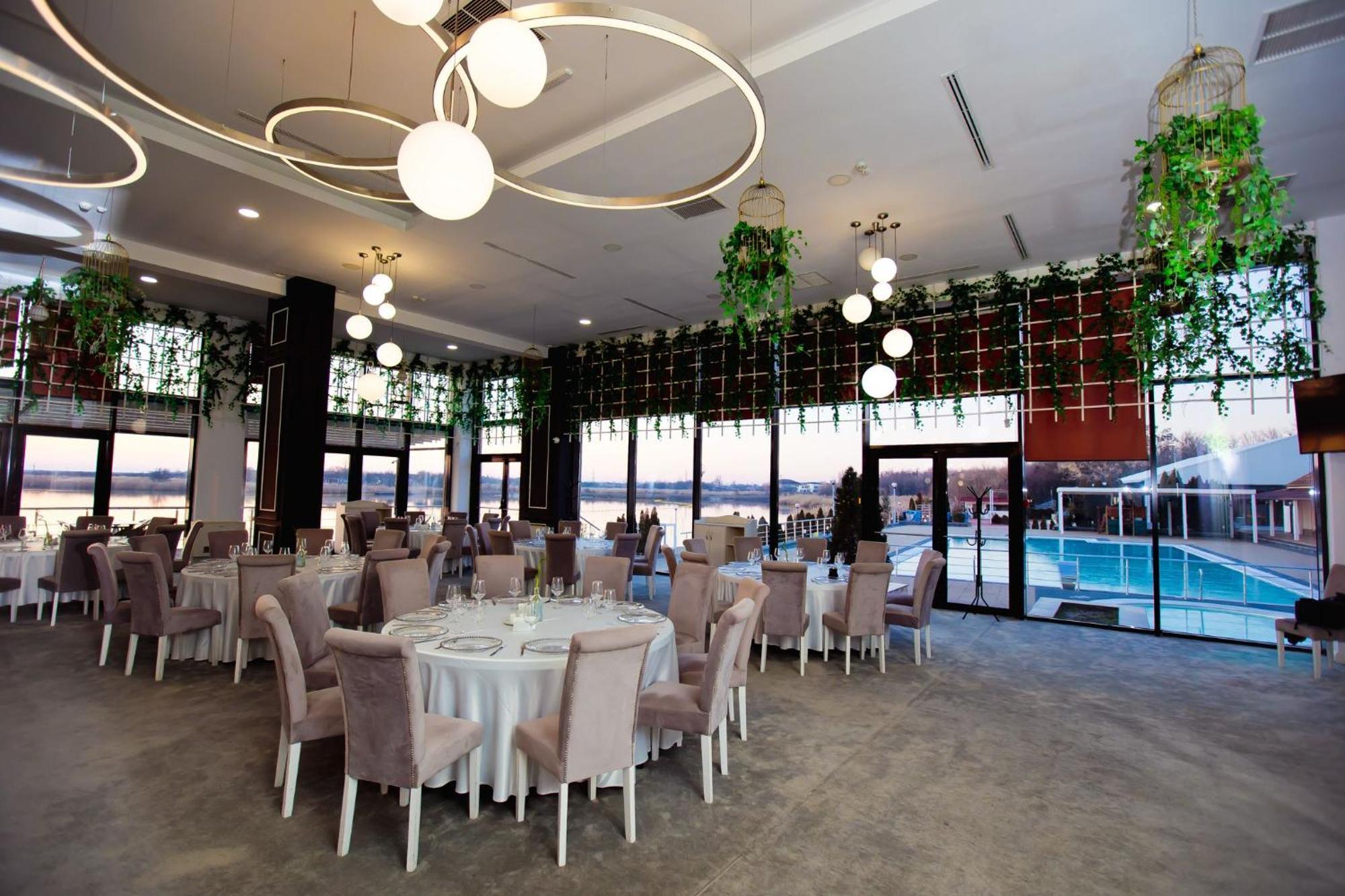Hotel Evergreen Amara Bagian luar foto
