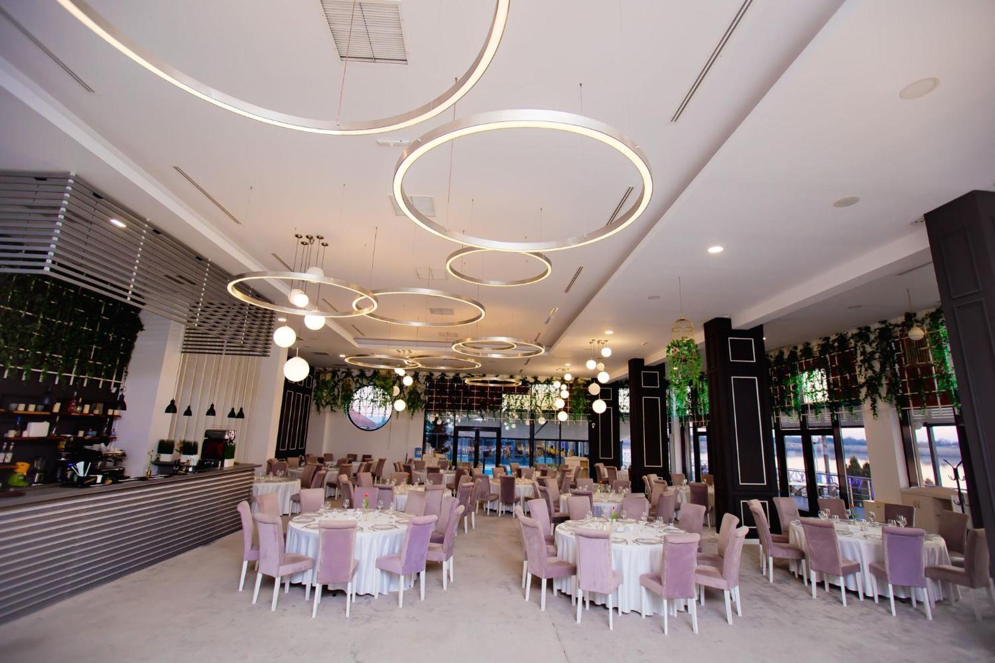 Hotel Evergreen Amara Bagian luar foto
