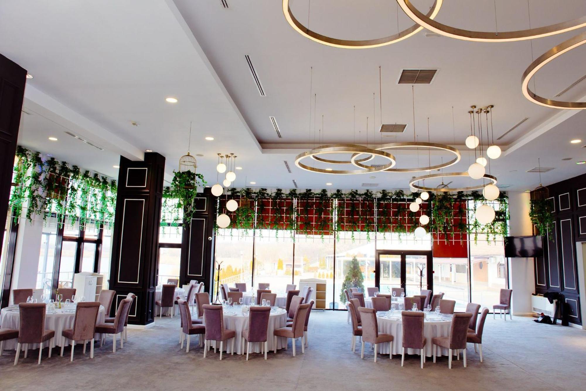 Hotel Evergreen Amara Bagian luar foto