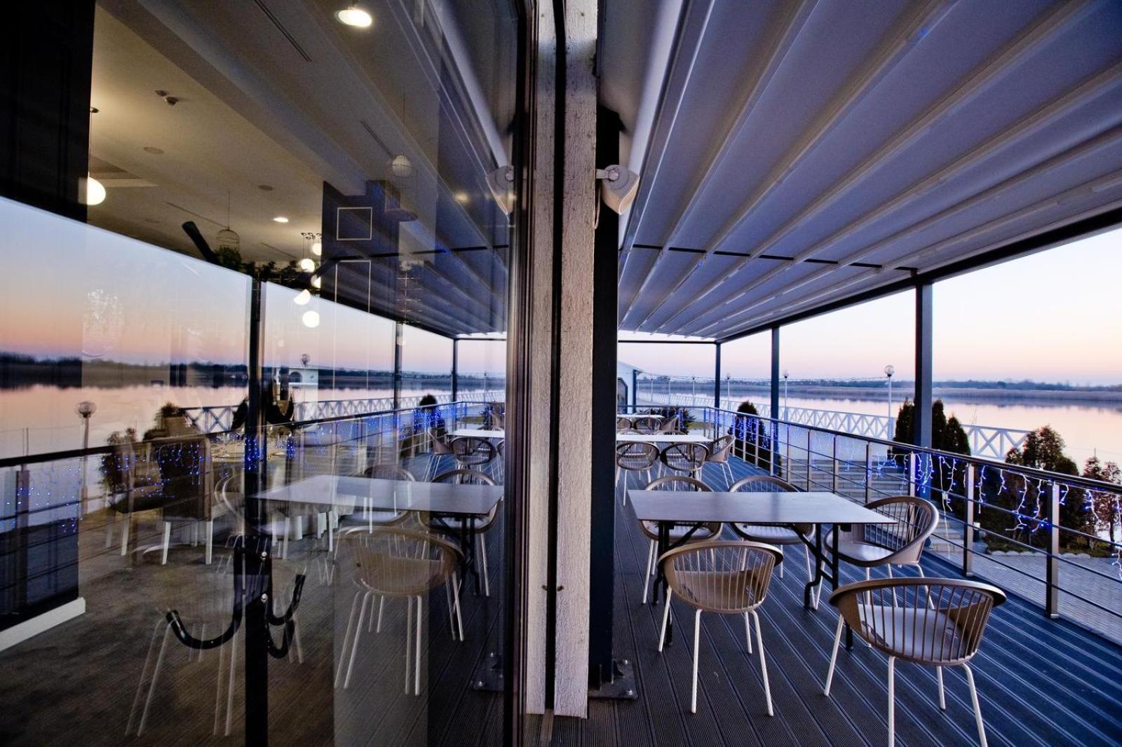 Hotel Evergreen Amara Bagian luar foto