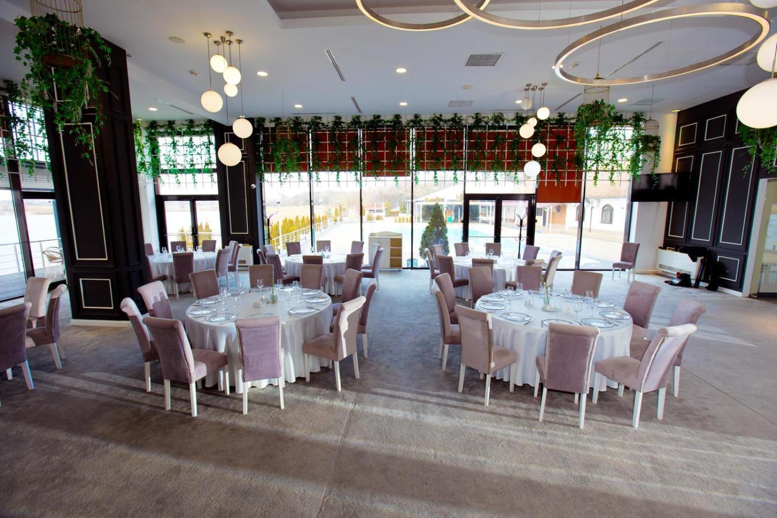 Hotel Evergreen Amara Bagian luar foto