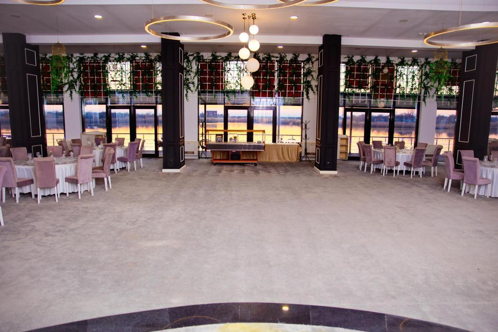 Hotel Evergreen Amara Bagian luar foto