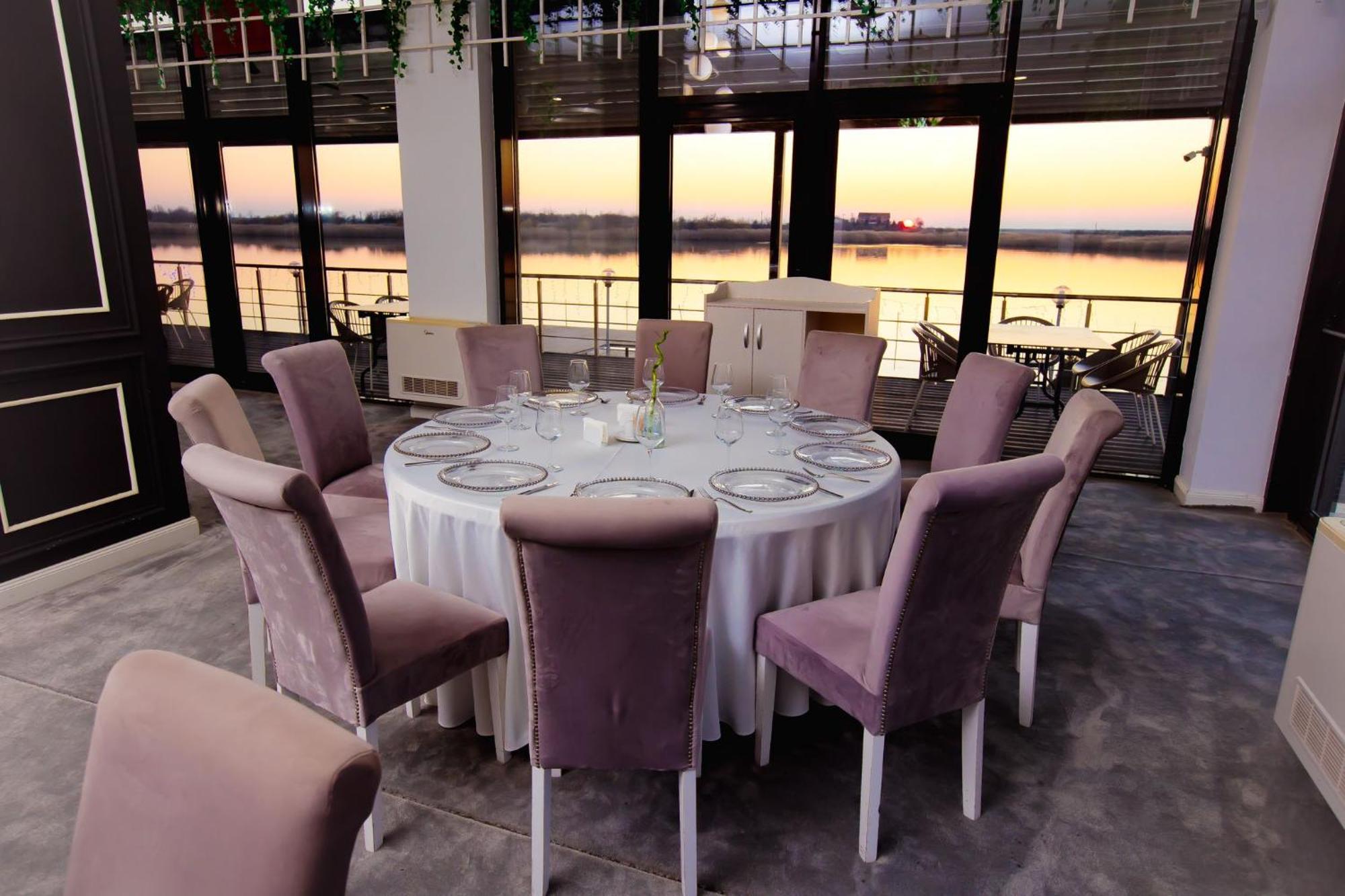 Hotel Evergreen Amara Bagian luar foto