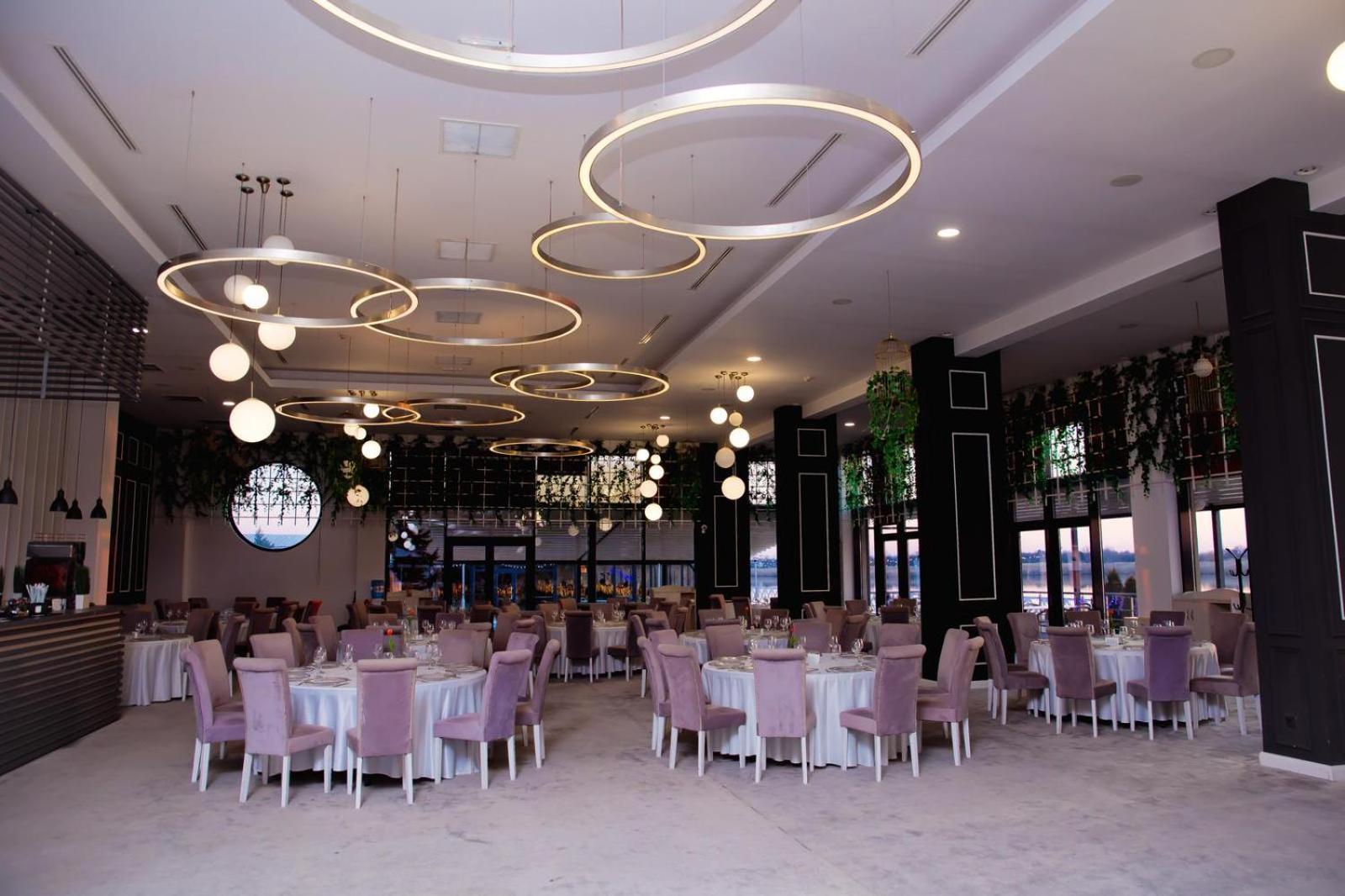 Hotel Evergreen Amara Bagian luar foto