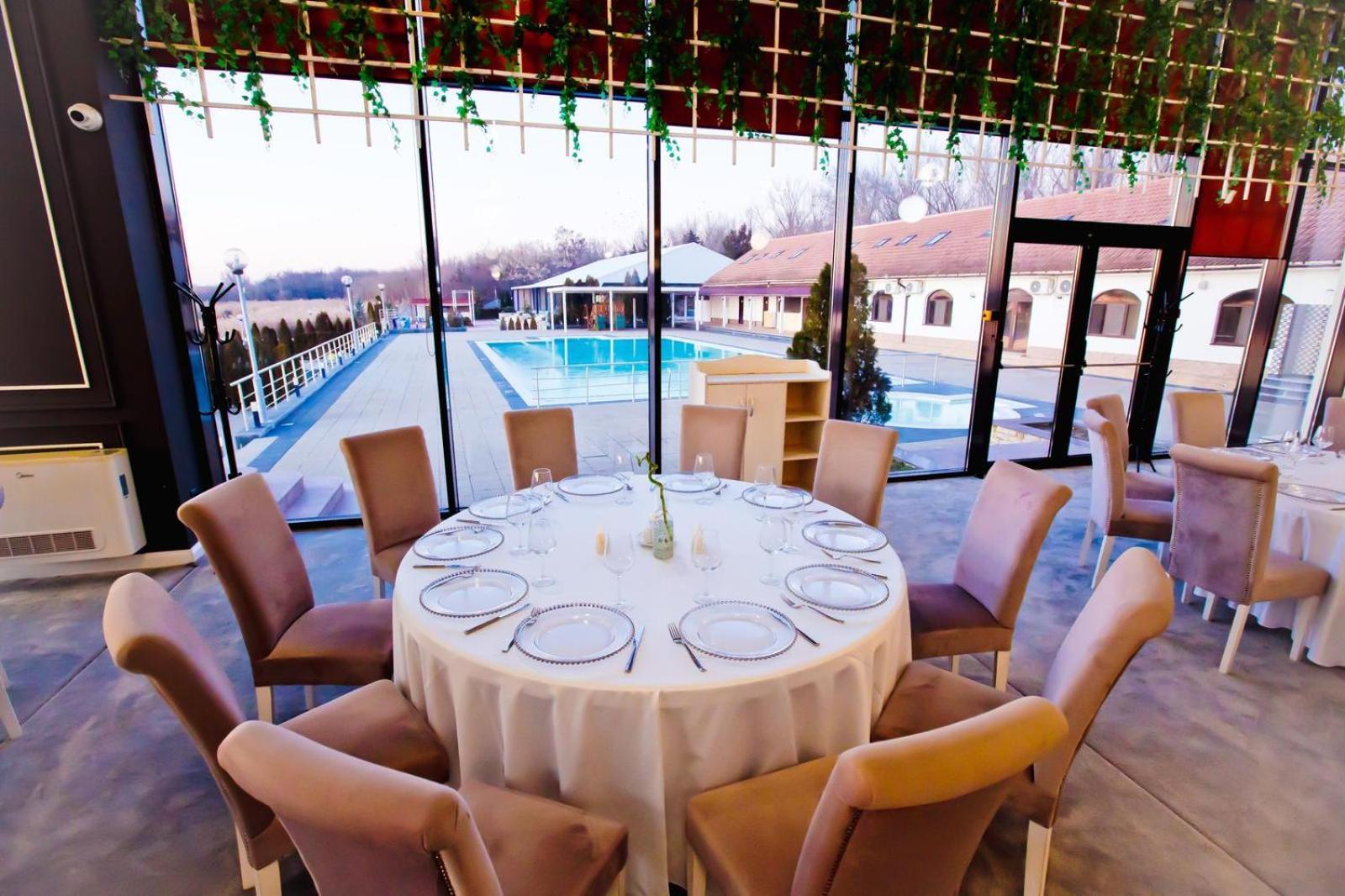 Hotel Evergreen Amara Bagian luar foto